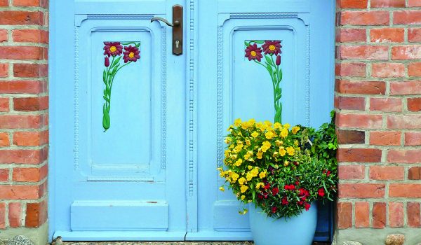 Dveře a zápraží jsou vizitkou domu