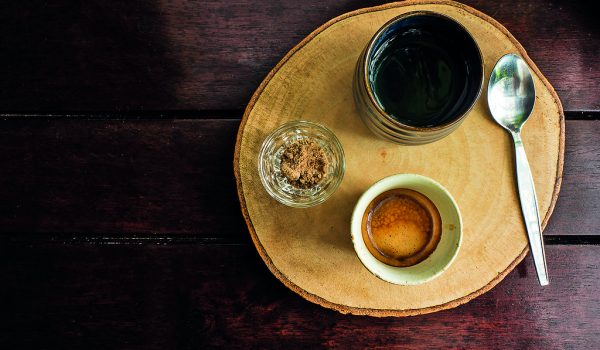 Větve a špalky v interiéru