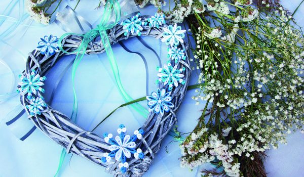 Srdce s quillingovými vločkami