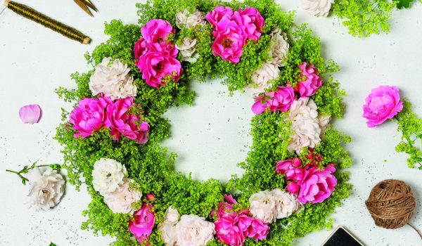 Něžný věnec s růžemi