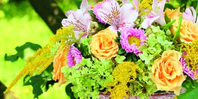 Kytice na slavnostní stůl