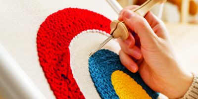 Vyšívání dutou jehlou