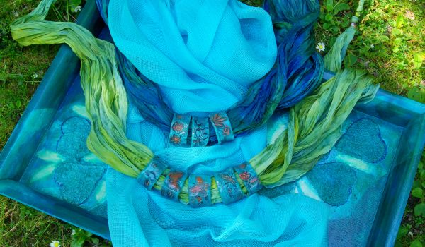 Náhrdelník z hedvábí